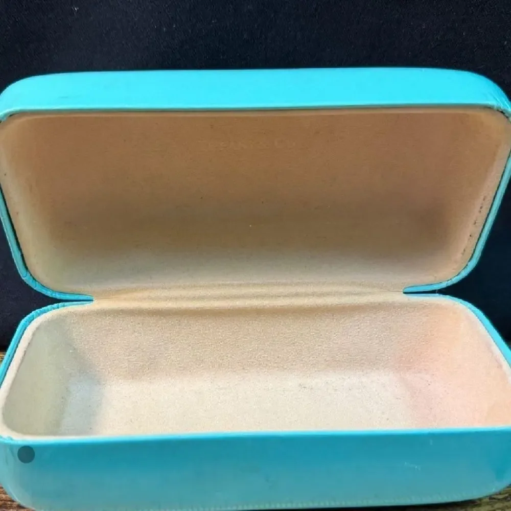 Authentic TIFFANY AND CO HARD SHELL EYEGLASS CASE